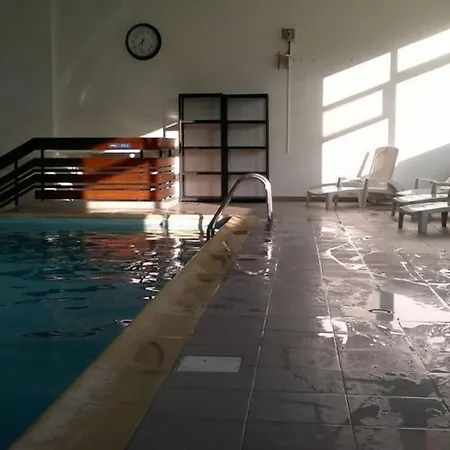 Centre Station Avec Piscine